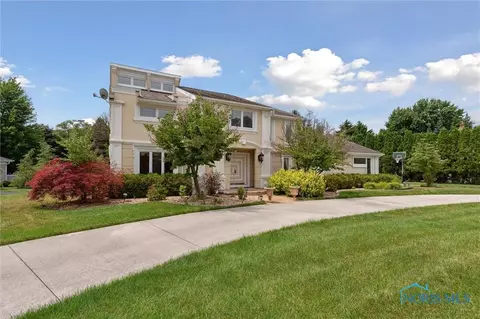 2917 Riva Ridge Rd, Ottawa Hills, OH 43615