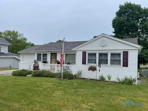 417 N Michigan St, Edgerton, OH 43517