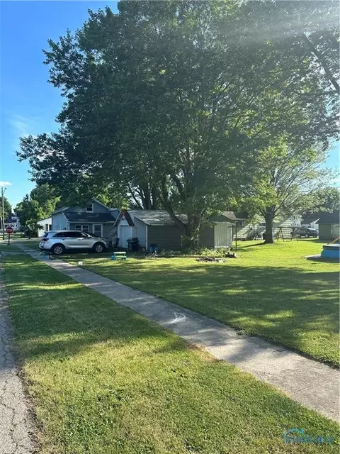 302 W Rings St, West Unity, OH 43570 photo 5