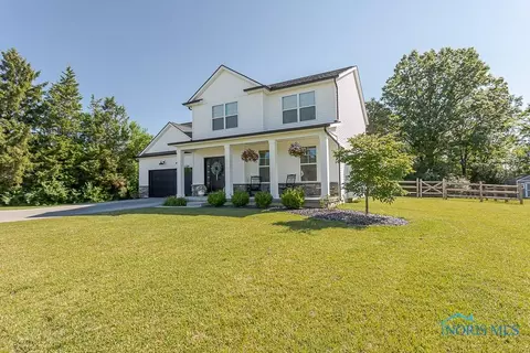 4925 Black Rd, Monclova, OH 43542