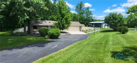 26755 Hoffman Rd, Defiance, OH 43512