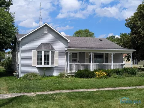 408 W Oak St, Oak Harbor, OH 43449
