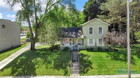 411 Farnsworth Rd, Waterville, OH 43566