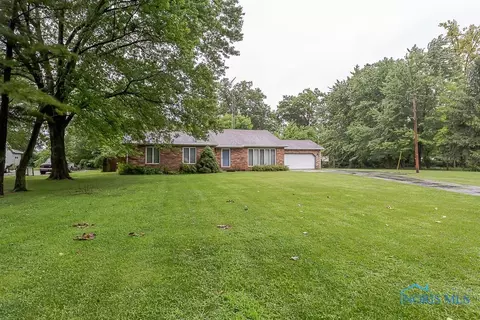 1917 Connecticut Blvd, Holland, OH 43528