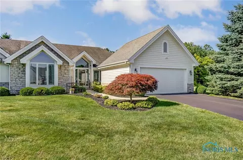4821 Marble Cliff Blvd, Sylvania, OH 43560