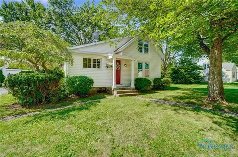 111 High St, Haskins, OH 43525