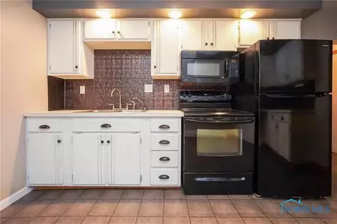 941 E 4th St, Ottawa, OH 45875 photo 17