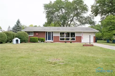 1446 Conneaut Ave, Bowling Green, OH 43402