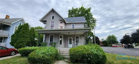 806 Napoleon St #806, Fremont, OH 43420
