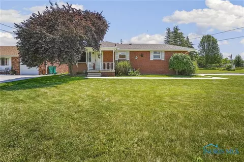 20 Santus Dr, Rossford, OH 43460