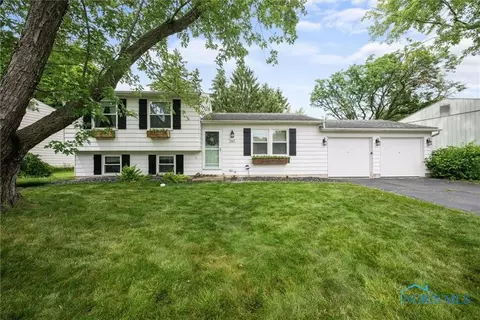 260 Southwood Dr, Perrysburg, OH 43551