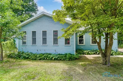 7043 Dunn Dr, Holland, OH 43528