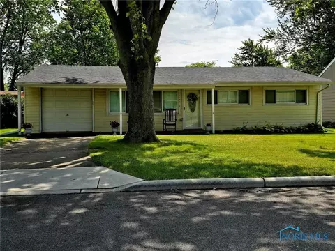 1146 Michigan Ave, Napoleon, OH 43545