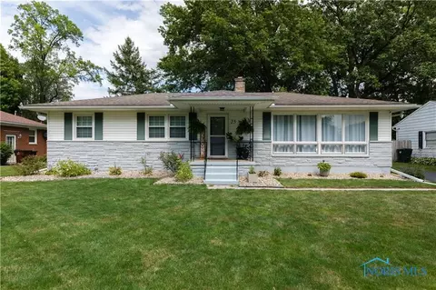 25 Linwood Rd, Tiffin, OH 44883