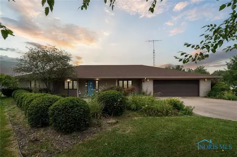 24544 Kammeyer Rd, Defiance, OH 43512