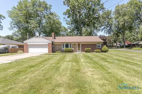 4030 Heatherdowns Blvd, Toledo, OH 43614