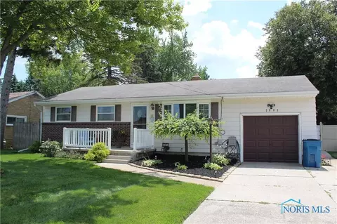 2802 Seaman Rd, Oregon, OH 43616
