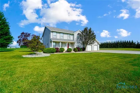 18615 Carter Rd, Bowling Green, OH 43402
