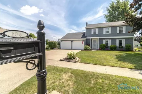 104 Rutledge Dr, Waterville, OH 43566