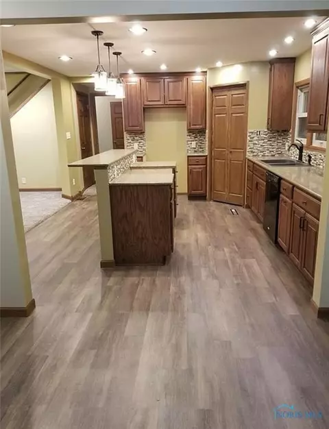 210 Maple St, West Unity, OH 43570 photo 2