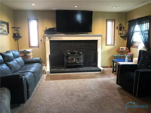 210 Maple St, West Unity, OH 43570 photo 4