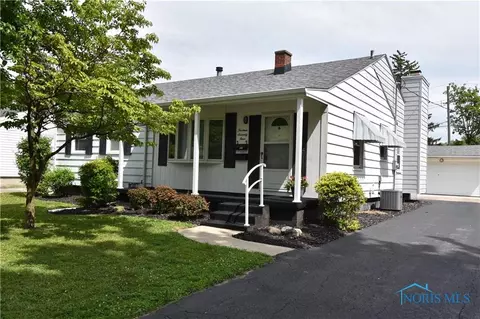 1374 June Dr, Maumee, OH 43537