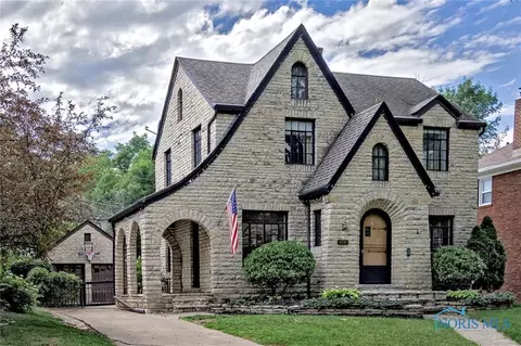 2537 Cheltenham Rd, Toledo, OH 43606