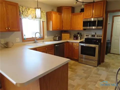 144 Amy Dr, Bryan, OH 43506 photo 6