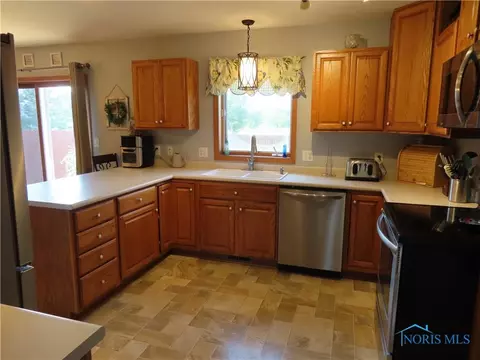 144 Amy Dr, Bryan, OH 43506 photo 8