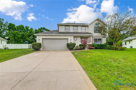 139 Longmeadow Dr, Holland, OH 43528