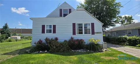 1827 Woodmore St, Northwood, OH 43619