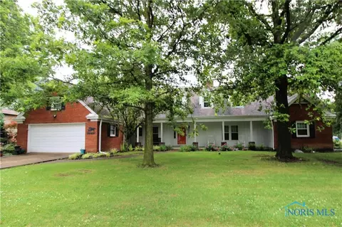 715 Harrison St, Port Clinton, OH 43452