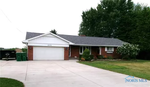 4979 Curtice Rd, Northwood, OH 43619