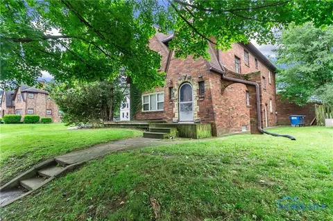 2017 Wyndurst Rd, Toledo, OH 43607 photo 2