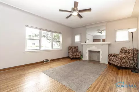 2017 Wyndurst Rd, Toledo, OH 43607 photo 9