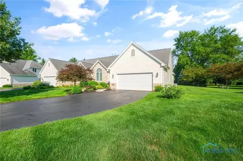 4923 Marble Cliff Blvd, Sylvania, OH 43560