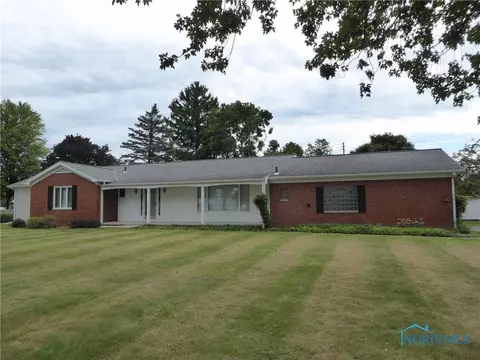 207 S Walnut St, Fayette, OH 43521