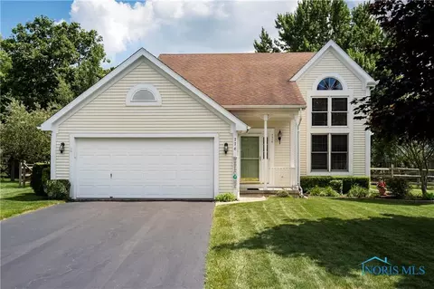 776 Streamview Dr, Perrysburg, OH 43551