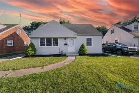 630 Sandralee Dr, Toledo, OH 43612