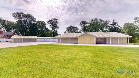 1360 Old Trail Rd, Maumee, OH 43537
