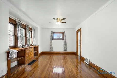 911 Lincoln Ave, Toledo, OH 43607 photo 11