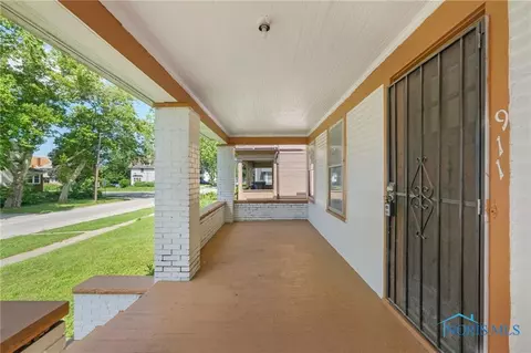 911 Lincoln Ave, Toledo, OH 43607 photo 4