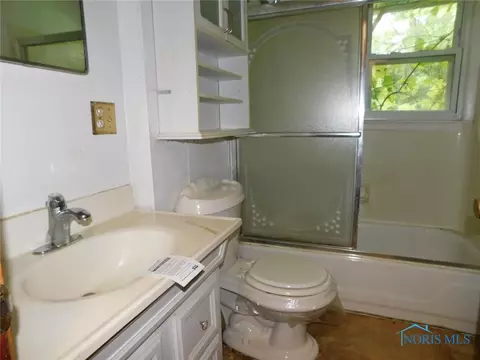 801 Elysian Ave, Toledo, OH 43607 photo 4