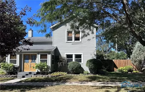 214 S 4th St, Upper Sandusky, OH 43351