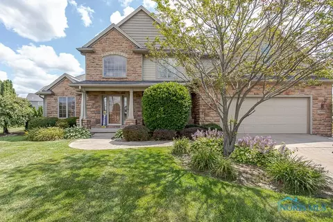 24884 Prairie Crossing Ln, Perrysburg, OH 43551