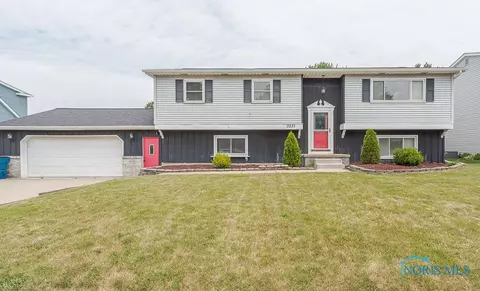3231 Dogwood Dr, Oregon, OH 43616