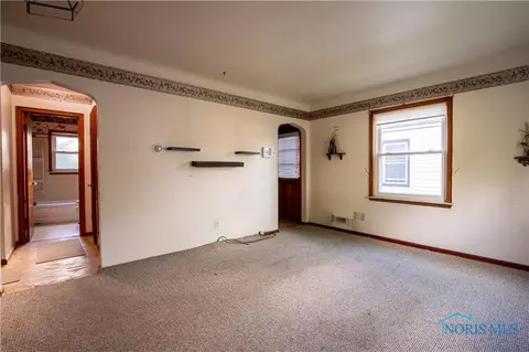631 Ranch Dr, Toledo, OH 43607 photo 4