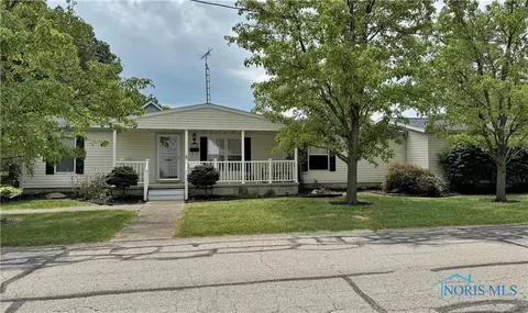 416 Wilson St, Genoa, OH 43430