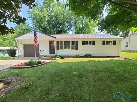 404 E Jackson St, West Unity, OH 43570