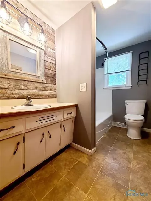 404 E Jackson St, West Unity, OH 43570 photo 17